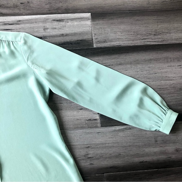 Vintage 70s-80s St. John Seafoam Button Front Long Sleeve Blouse - Picture 7 of 15